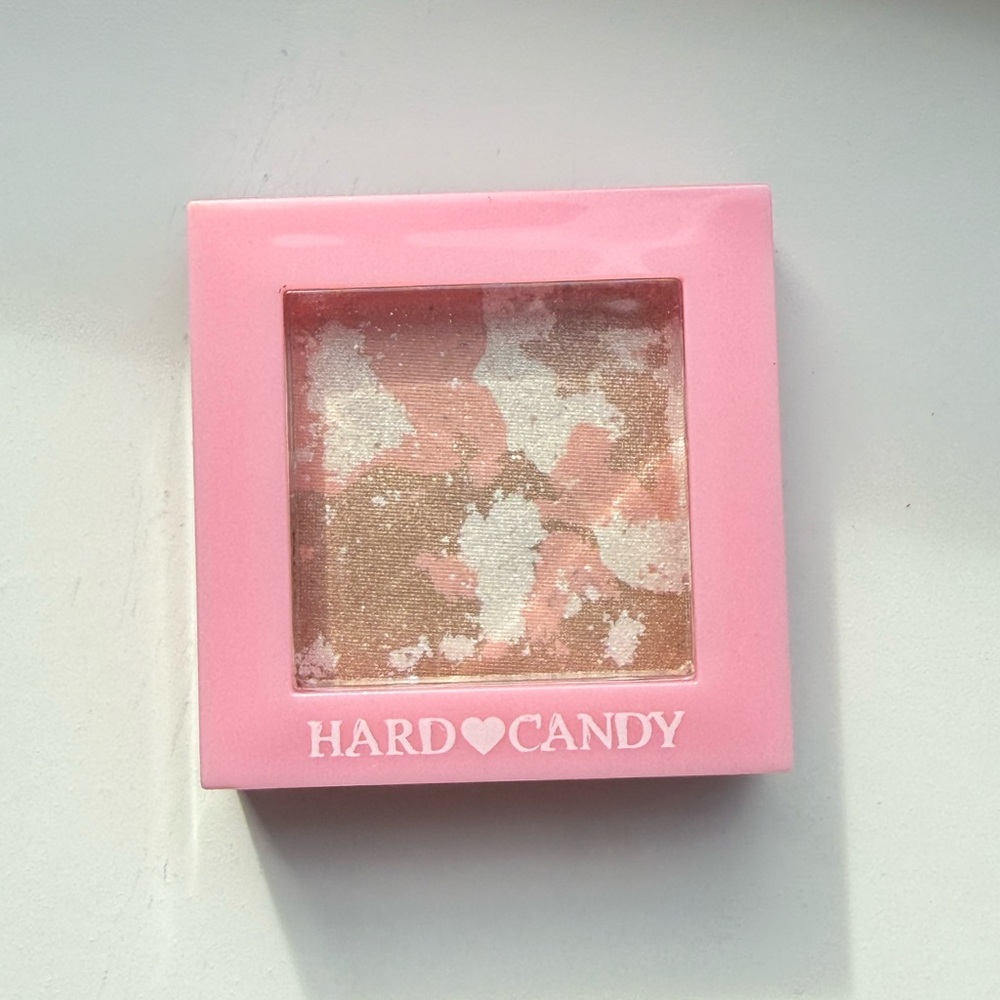 Hard Candy 773 "Oink!" Shimmer Eyeshadow "Single & Loving it"